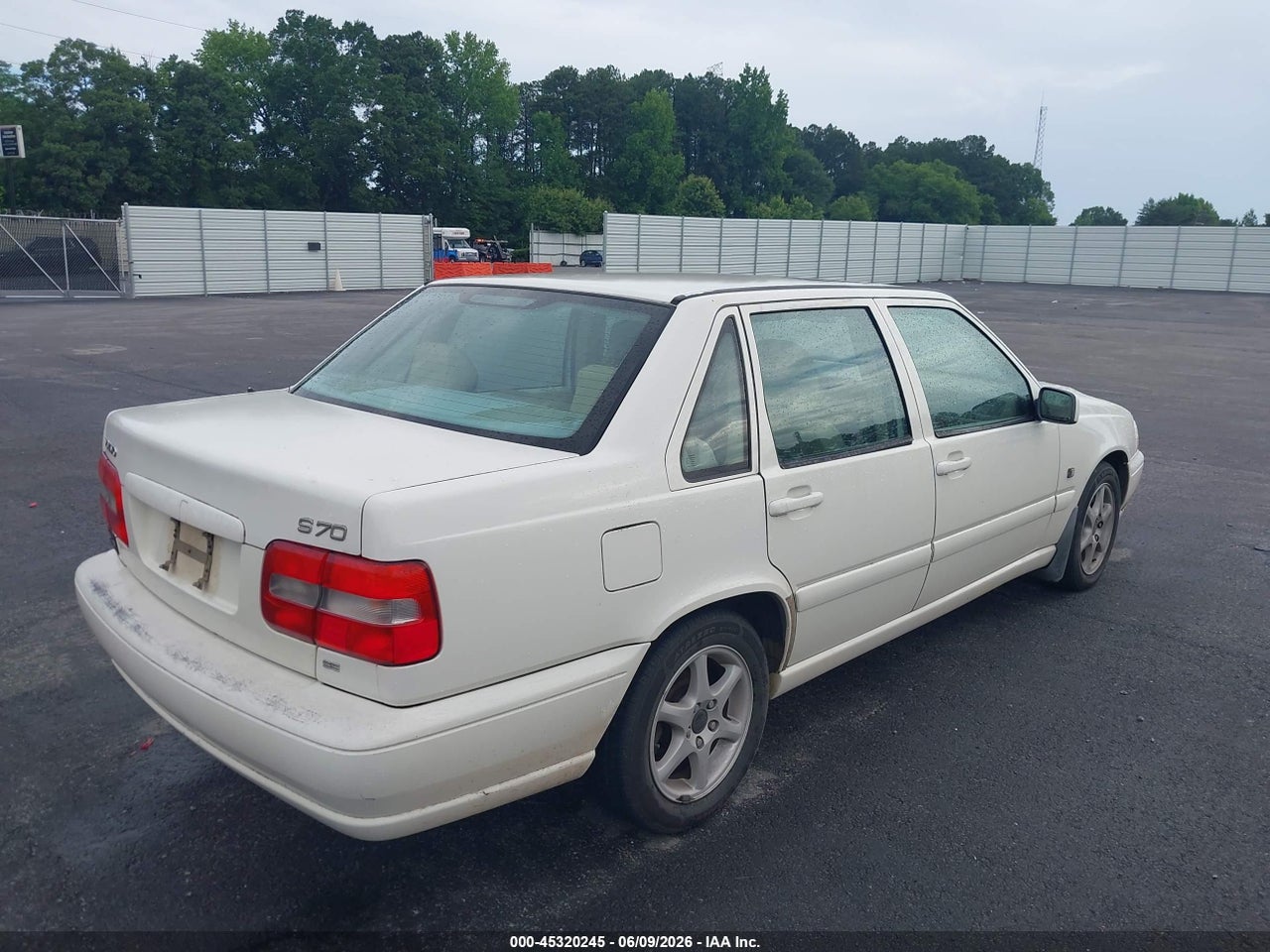 2000 VOLVO S70 SE · 4/11