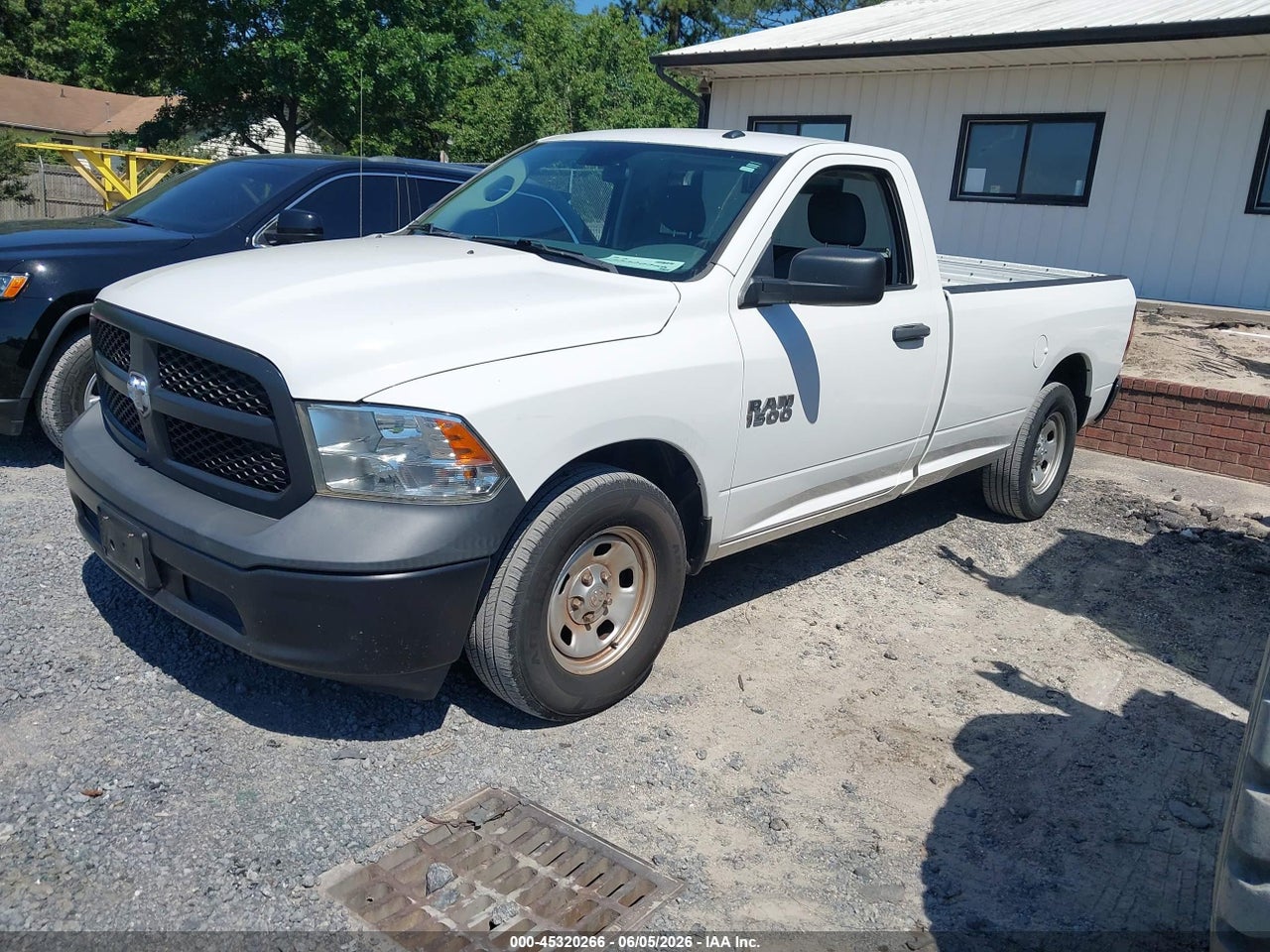 2018 RAM 1500 TRADESMAN  4X2 8' BOX · 2/11