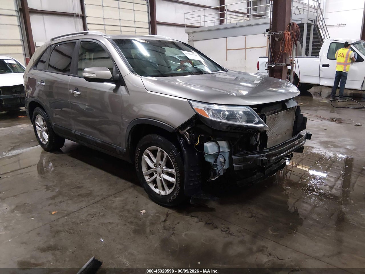 5XYKT4A72FG****** · 2015 KIA SORENTO LX V6
