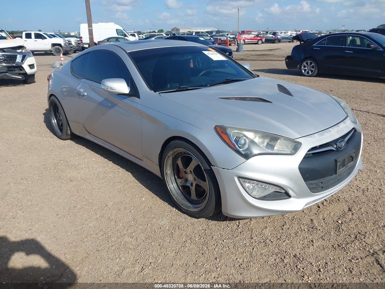 KMHHU6KJ2GU****** · 2016 HYUNDAI GENESIS 3.8 ULTIMATE