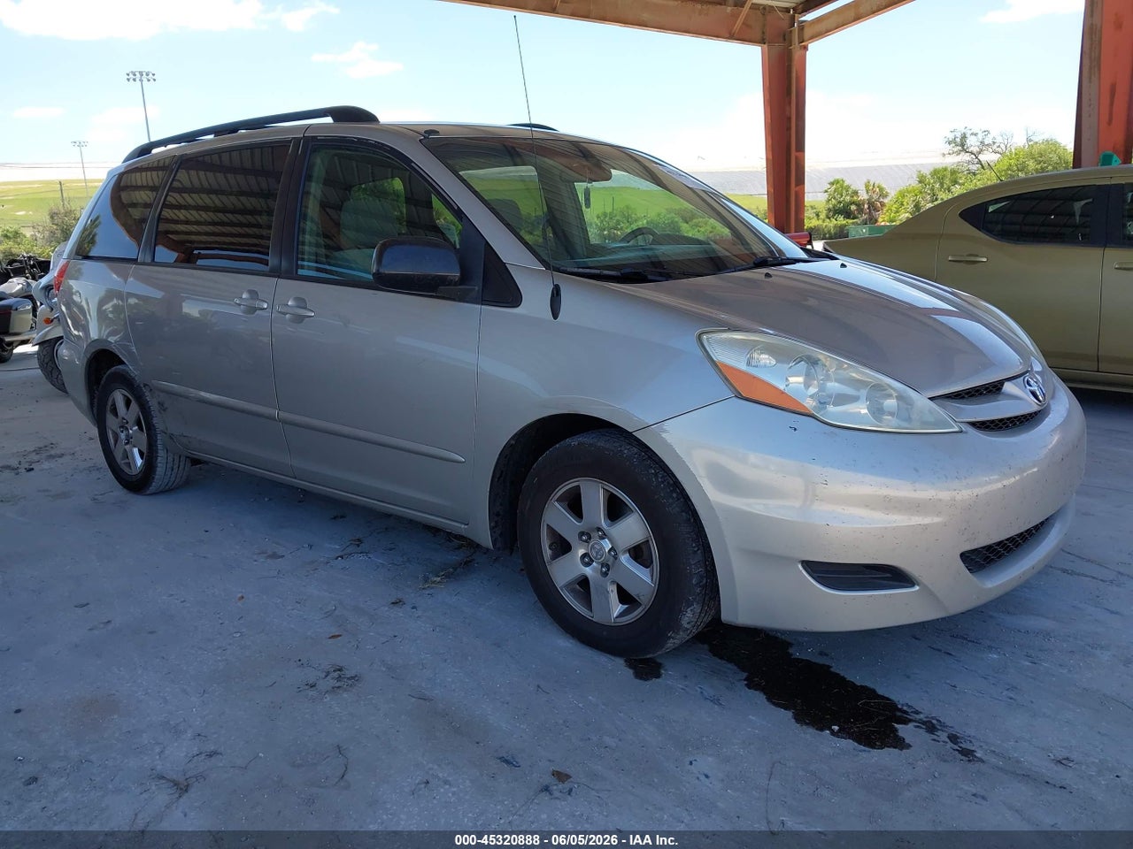 5TDZK23C17S****** · 2007 TOYOTA SIENNA LE