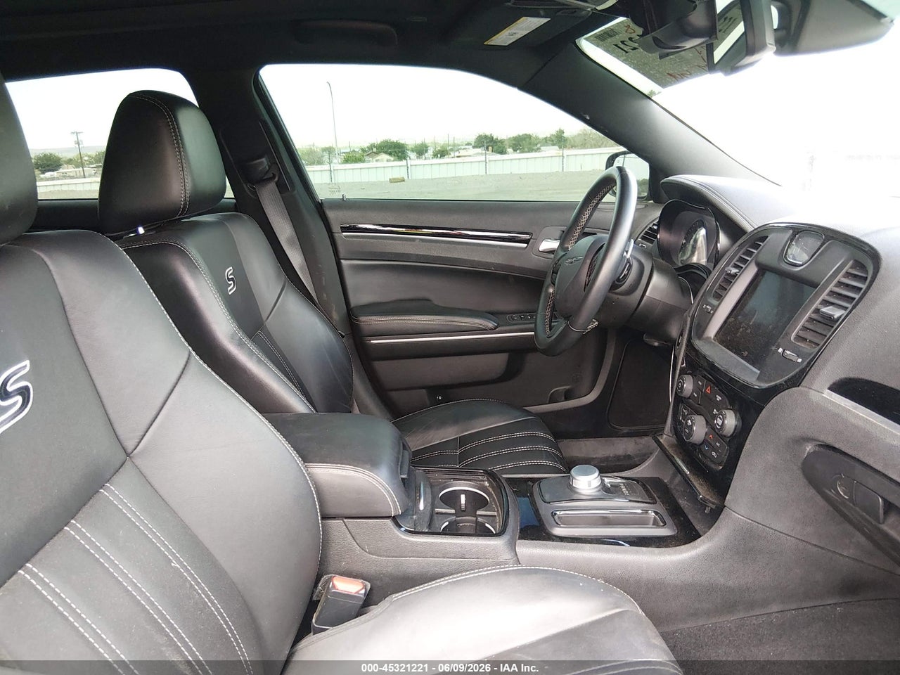 2019 CHRYSLER 300 300S · 5/11