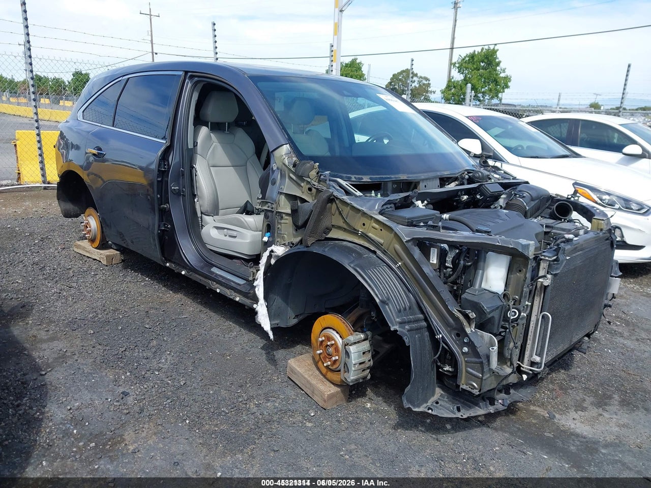 5FRYD3H3XHB****** · 2017 ACURA MDX