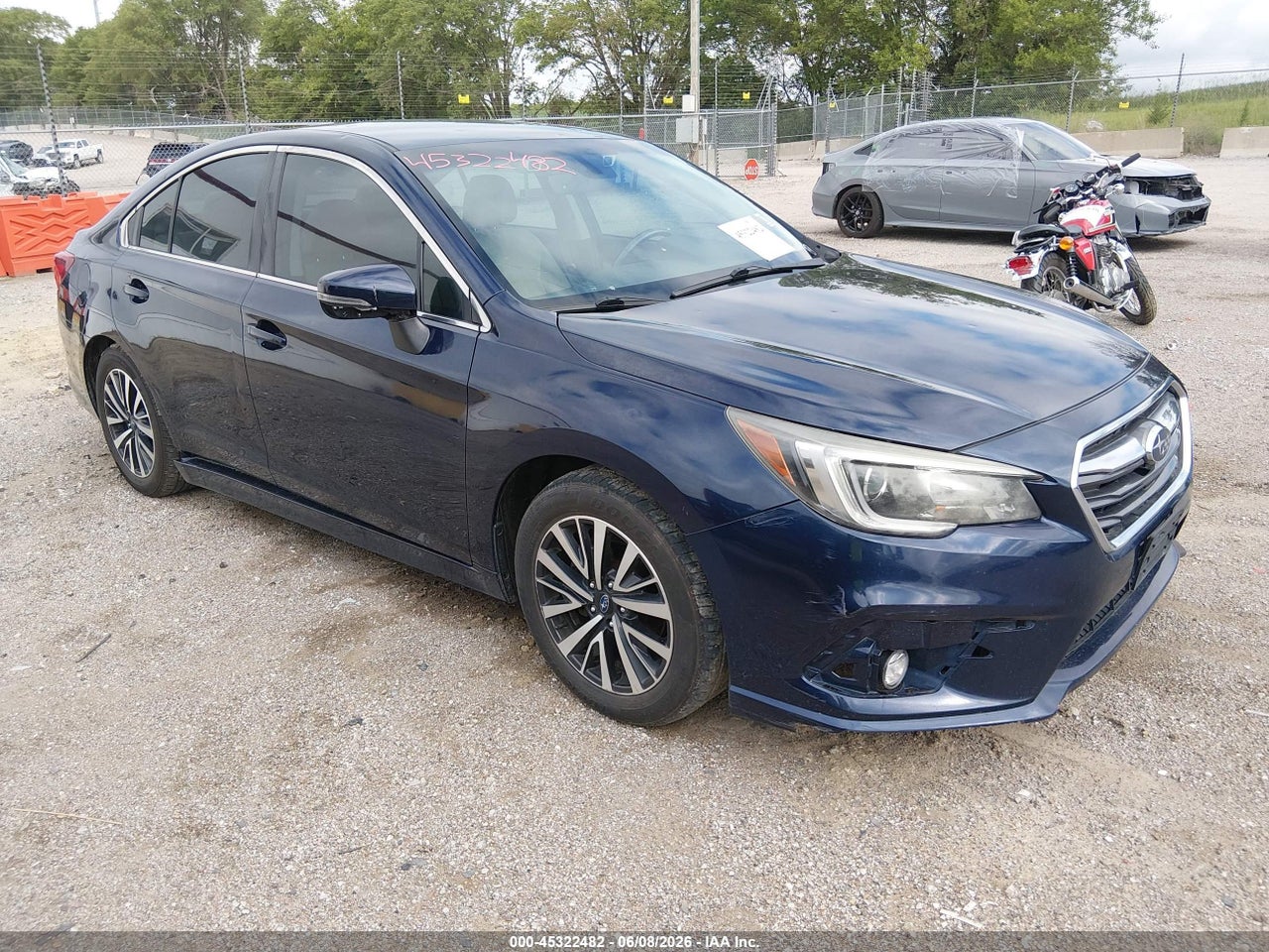 4S3BNAF67J3****** · 2018 SUBARU LEGACY 2.5I PREMIUM