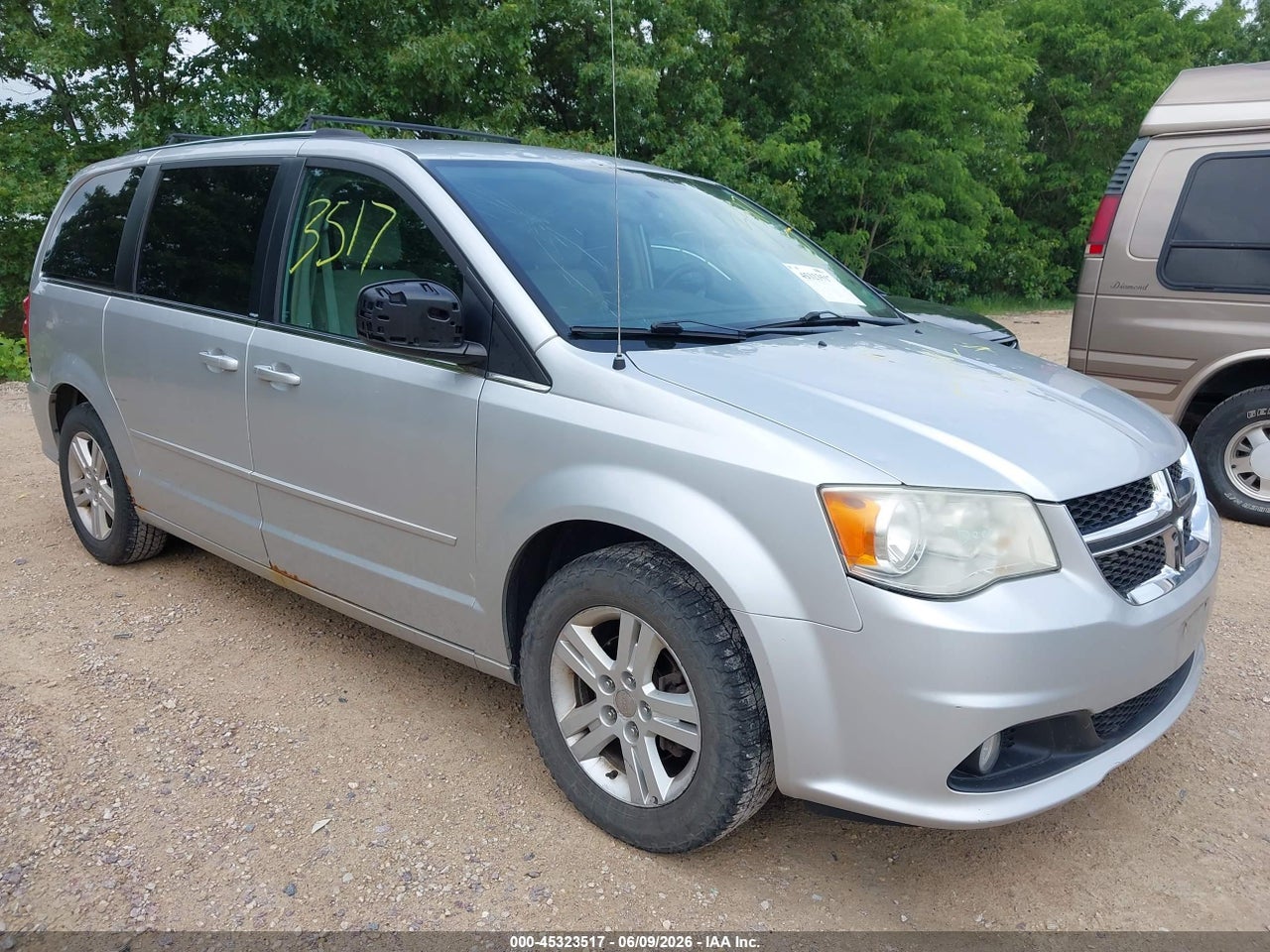 2D4RN5DGXBR****** · 2011 DODGE GRAND CARAVAN CREW