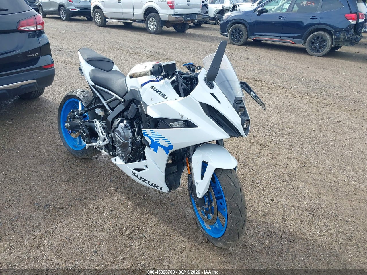 JS1EM13B5T7****** · 2026 SUZUKI GSX800 F
