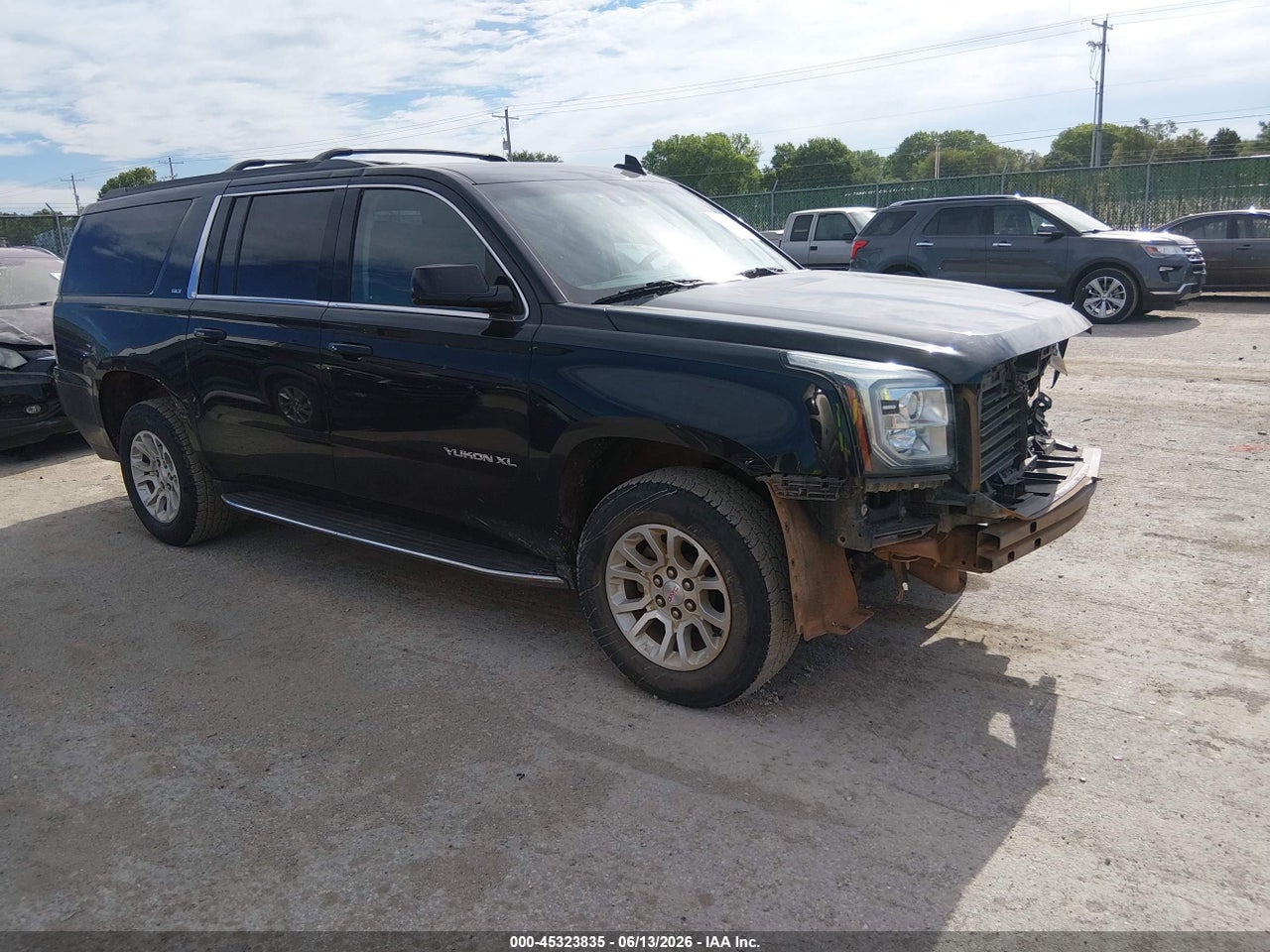 1GKS2GKC0KR****** · 2019 GMC YUKON XL SLT