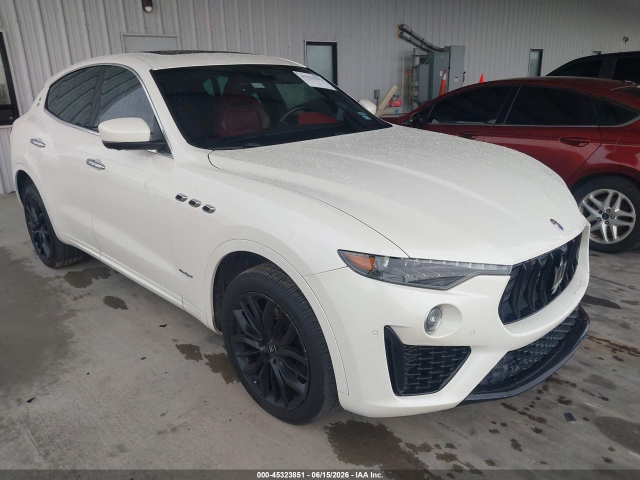 ZN661XUS4KX****** · 2019 MASERATI LEVANTE GRANSPORT
