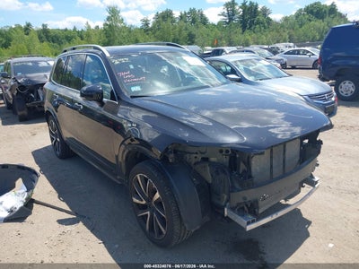 YV4A22PKXJ1****** · 2018 VOLVO XC90 T6 MOMENTUM