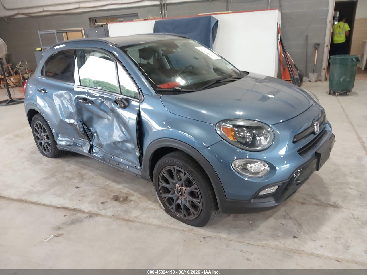 ZFBCFYCB2HP****** · 2017 FIAT 500X URBANA AWD