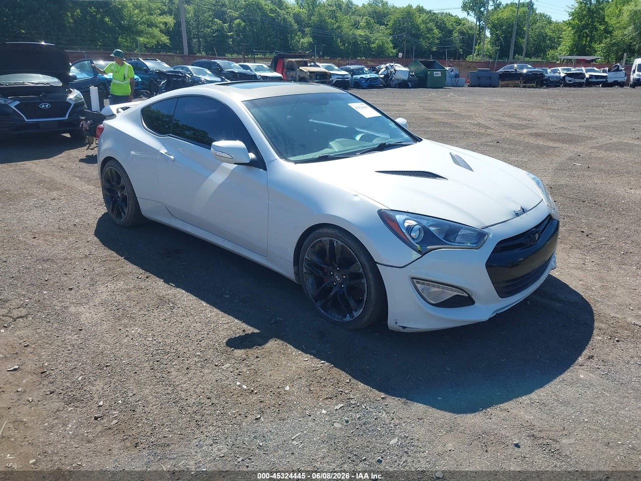 KMHHU6KJ3DU****** · 2013 HYUNDAI GENESIS 3.8 TRACK