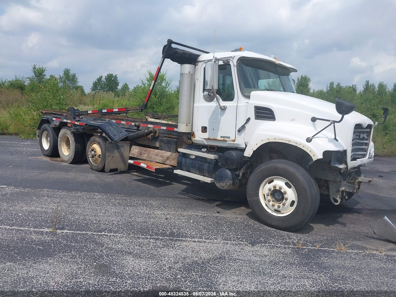 1M2AG11CX7M****** · 2007 MACK 700 CV700