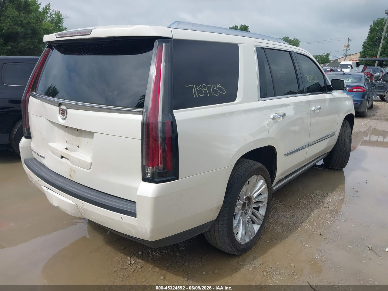 2015 CADILLAC ESCALADE PREMIUM · 4/10