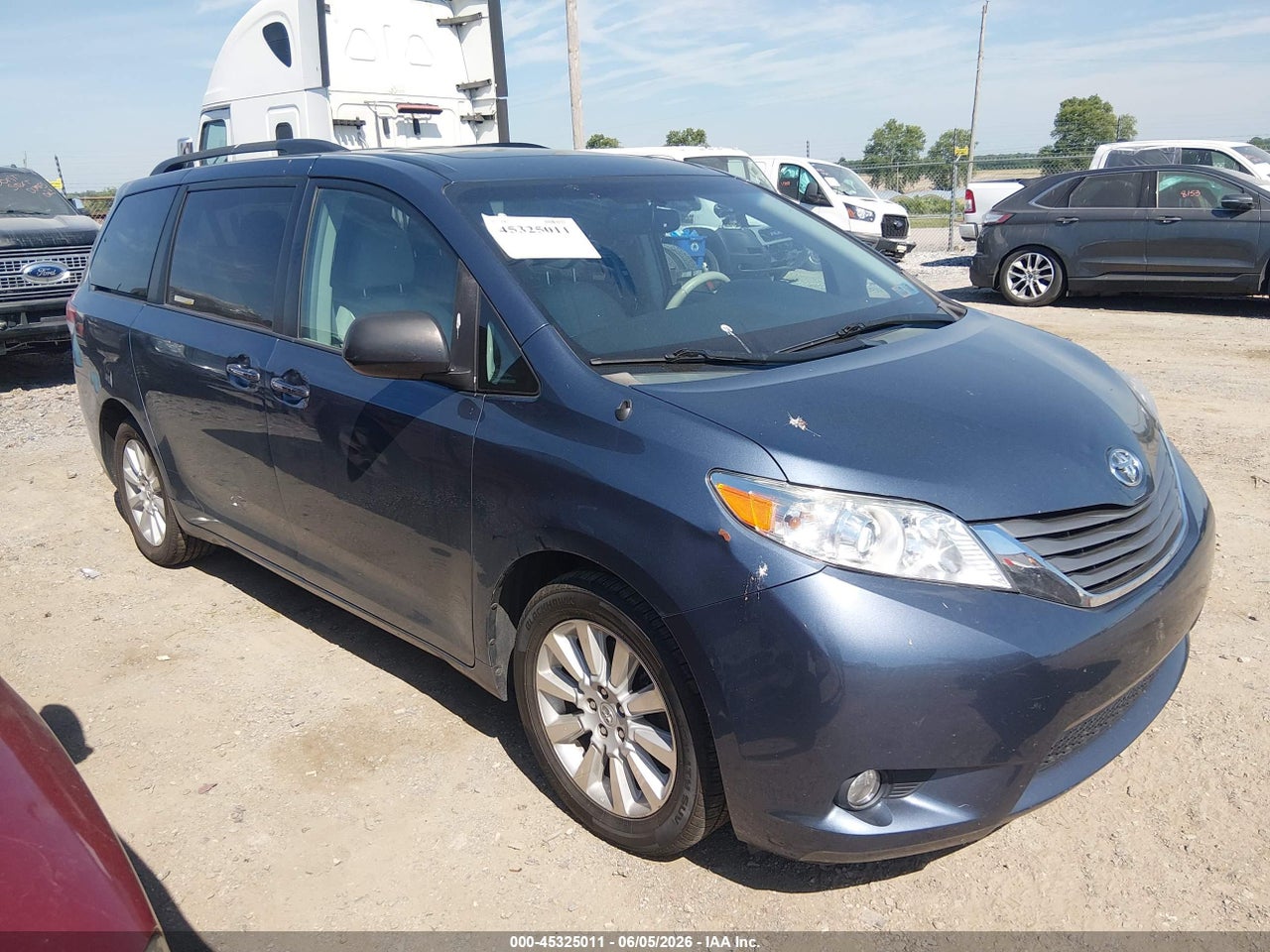 5TDDK3DCXDS****** · 2013 TOYOTA SIENNA XLE 7 PASSENGER