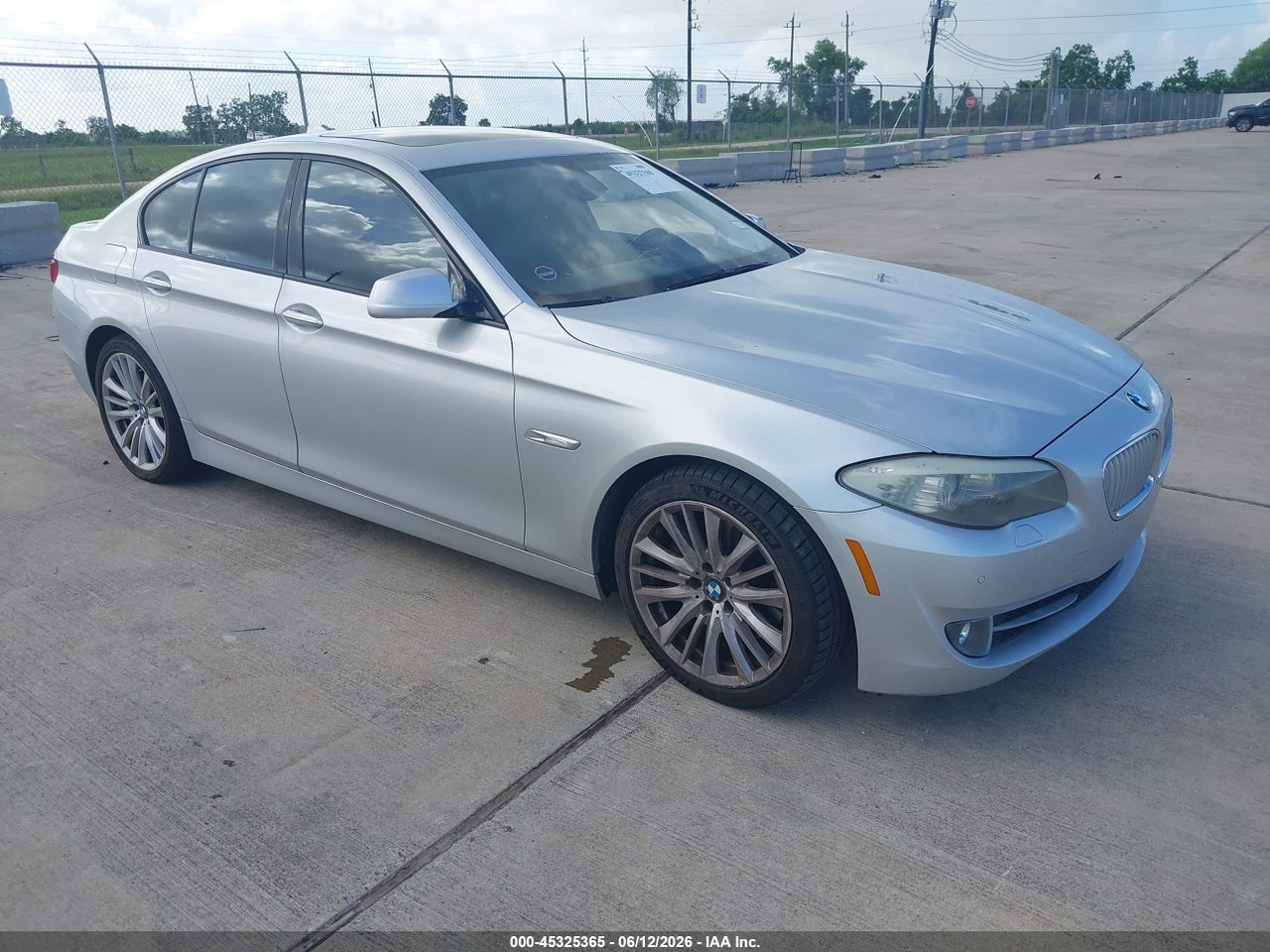 WBAFR9C58BC****** · 2011 BMW 550I
