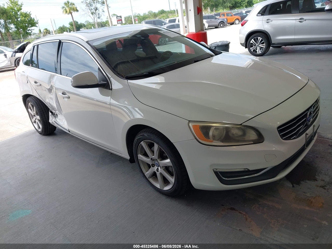 YV140MEK2G1****** · 2016 VOLVO V60 T5 DRIVE-E PREMIER
