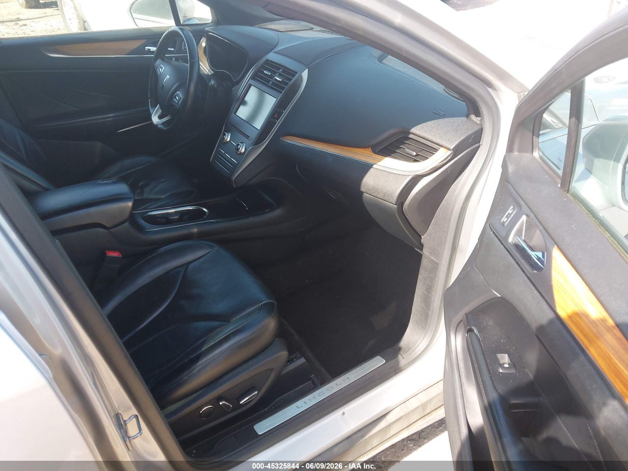 2015 LINCOLN MKC · 5/11