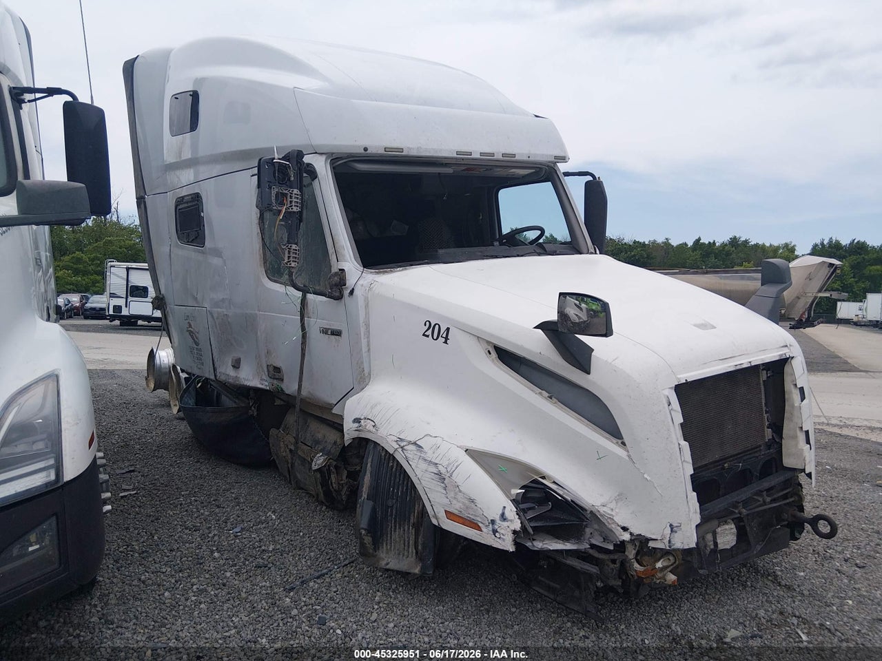 4V4NC9EH3KN****** · 2019 VOLVO VNL