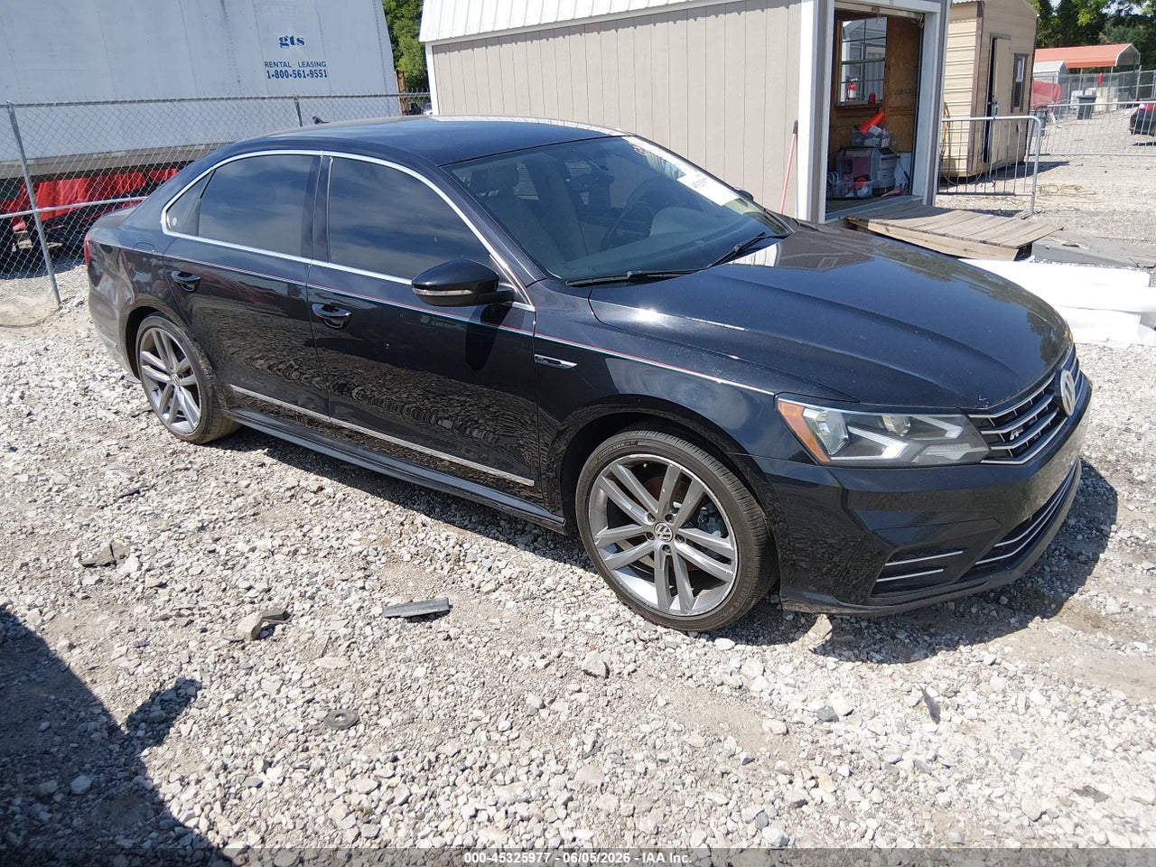 1VWDT7A33HC****** · 2017 VOLKSWAGEN PASSAT 1.8T R-LINE
