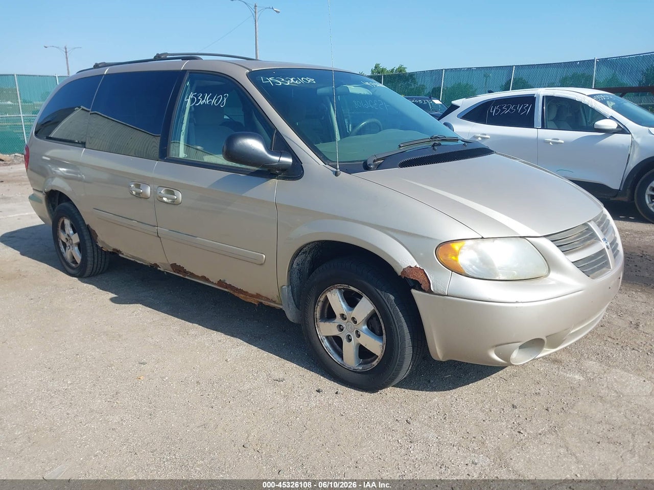2D8GP44L77R****** · 2007 DODGE GRAND CARAVAN SXT
