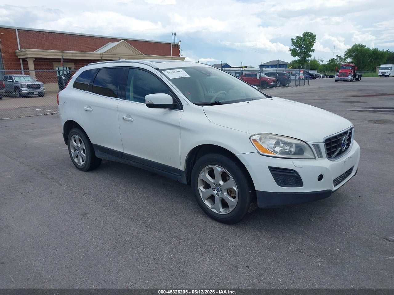 YV4952DLXD2****** · 2013 VOLVO XC60 3.2/3.2 PLATINUM/3.2 PREMIER/3.2 PREMIER PLUS