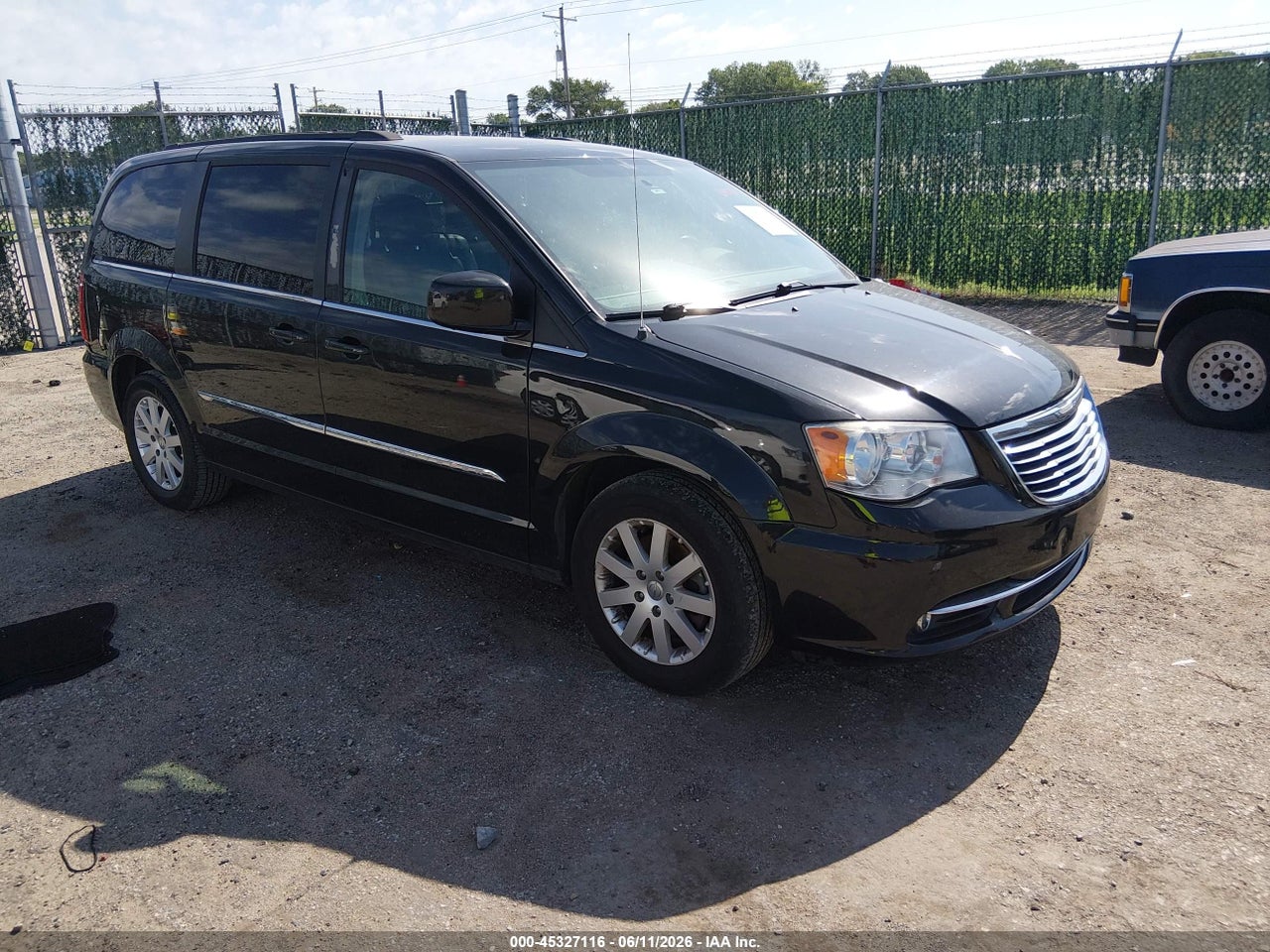 2C4RC1BGXGR****** · 2016 CHRYSLER TOWN &amp; COUNTRY TOURING