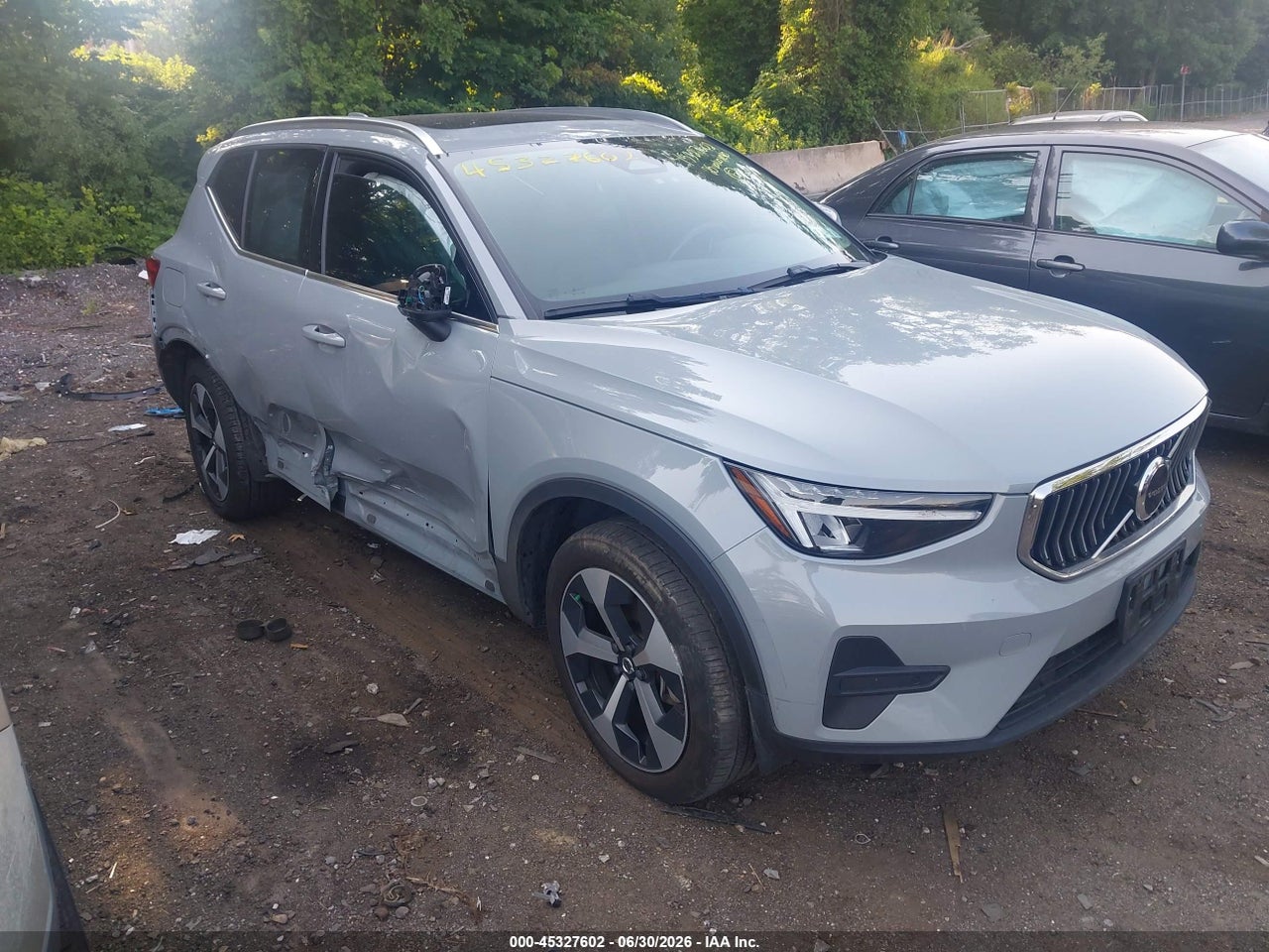 YV4L12UJ5S2****** · 2025 VOLVO XC40 B5 CORE BRIGHT THEME