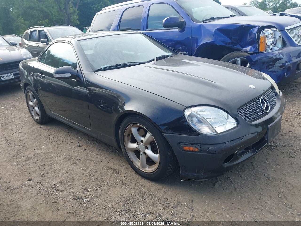WDBKK65F44F****** · 2004 MERCEDES-BENZ SLK 320