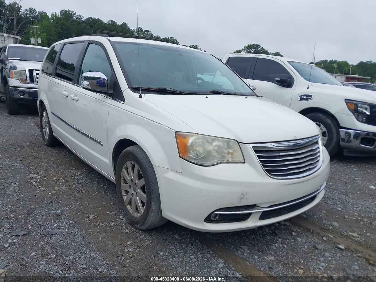 2A4RR8DG8BR****** · 2011 CHRYSLER TOWN &amp; COUNTRY TOURING-L
