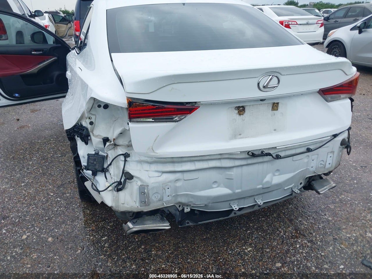 2017 LEXUS IS 200T   · 6/11