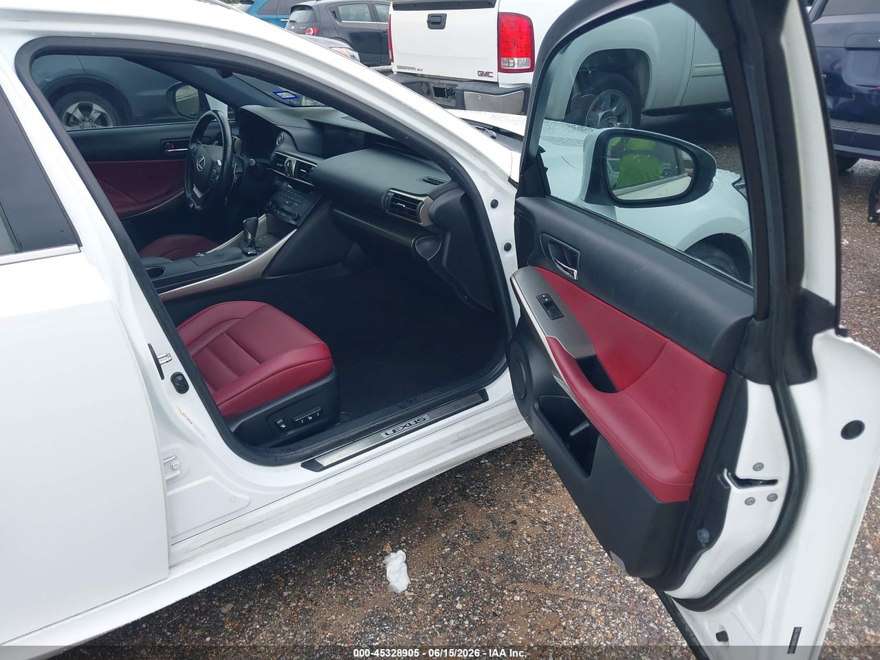 2017 LEXUS IS 200T   · 5/11