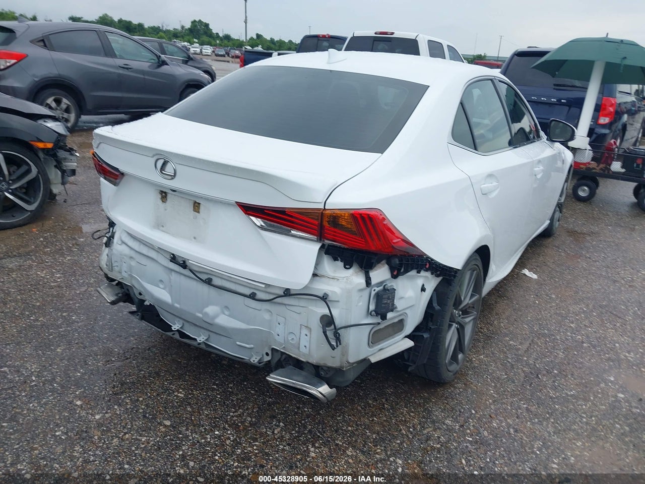 2017 LEXUS IS 200T   · 4/11