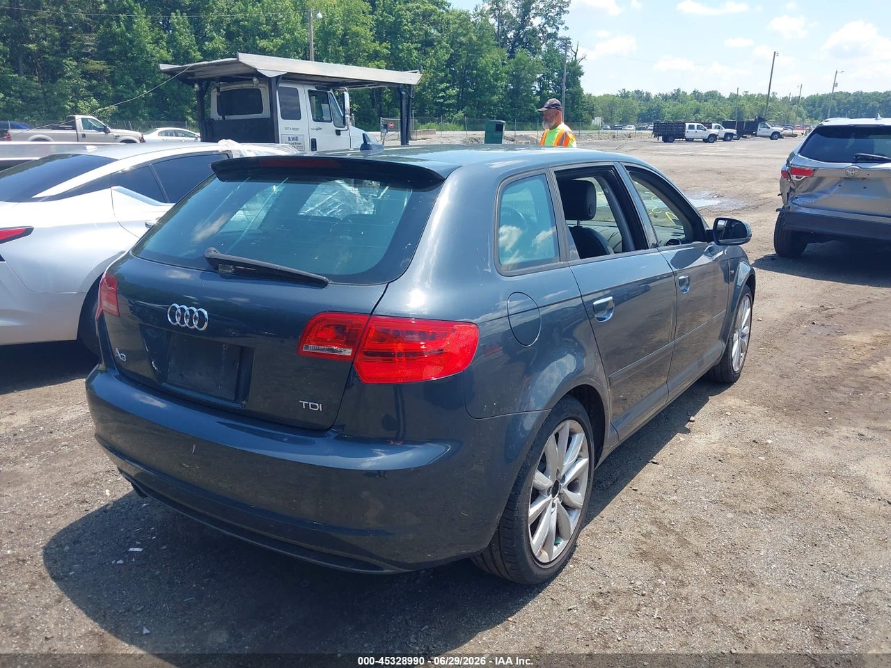 2011 AUDI A3 2.0 TDI PREMIUM · 4/11