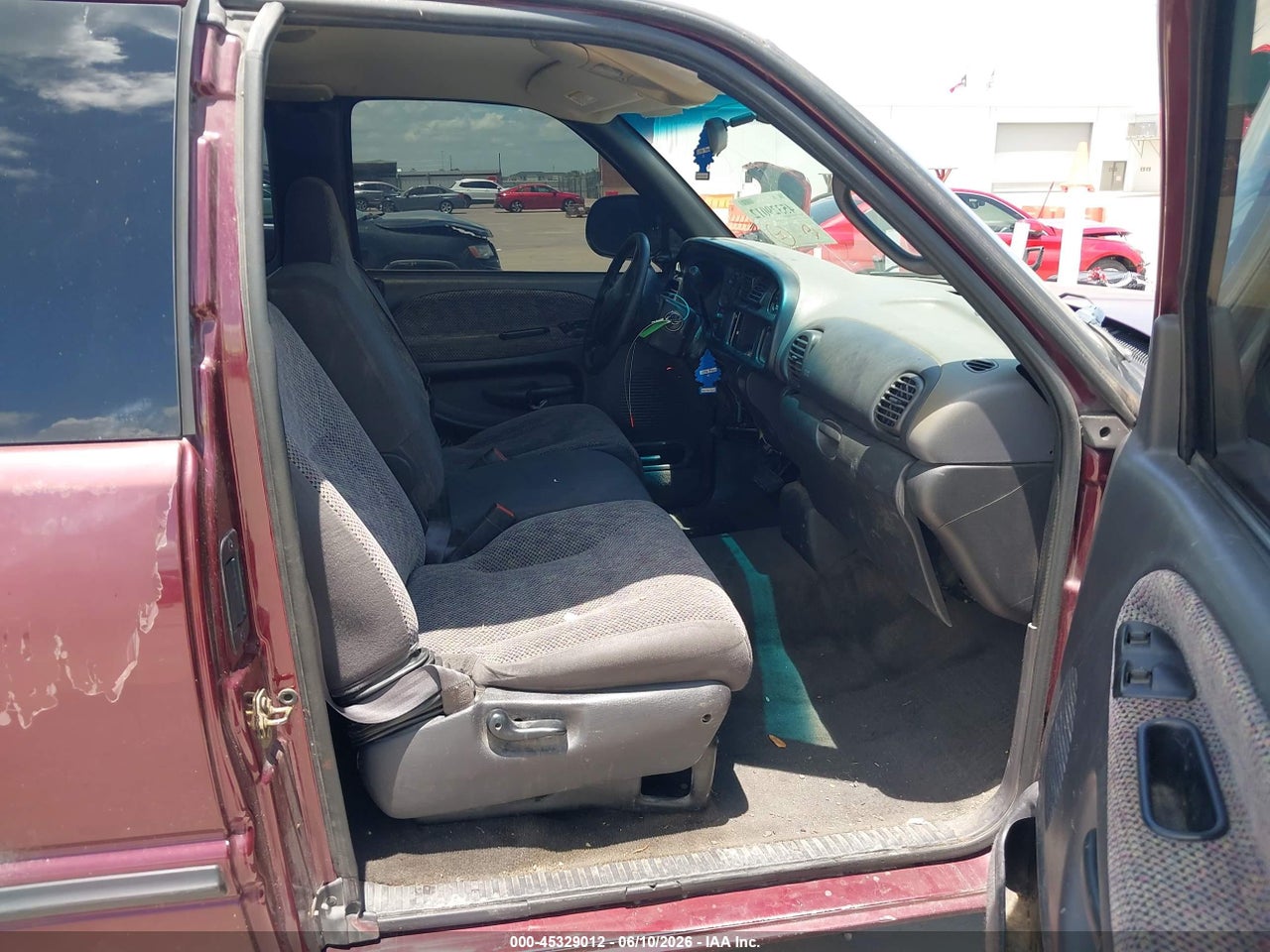 2001 DODGE RAM 2500 ST · 5/11
