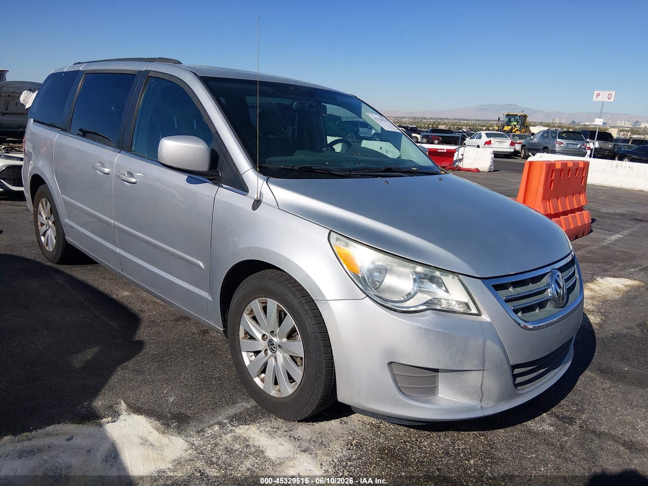 2C4RVACG1CR****** · 2012 VOLKSWAGEN ROUTAN SEL