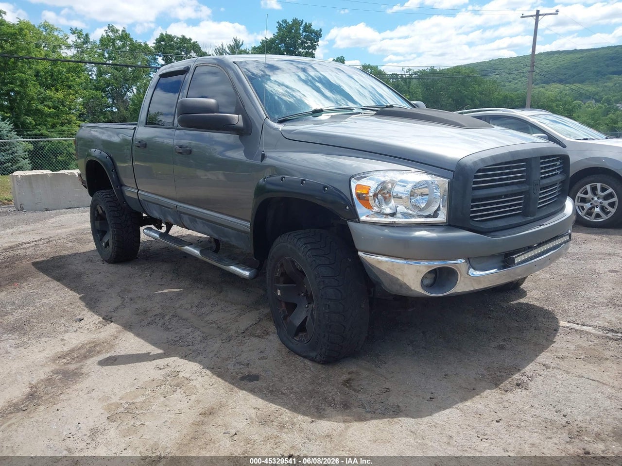 1D7HU18207S****** · 2007 DODGE RAM 1500 SLT/TRX4 OFF ROAD/SPORT