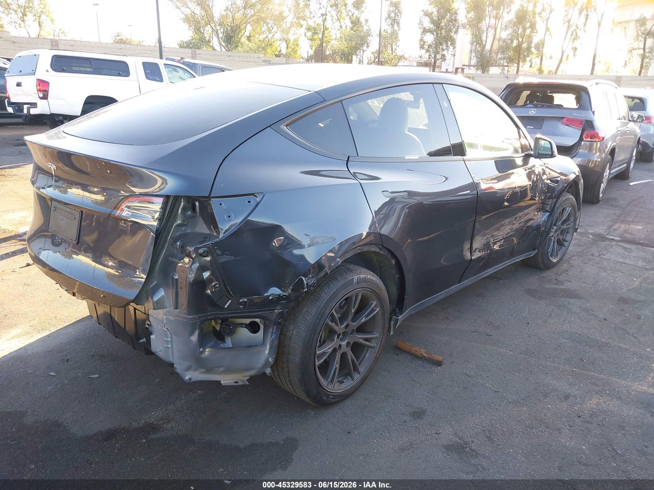 2025 TESLA MODEL Y LONG RANGE DUAL MOTOR REAR-WHEEL DRIVE · 4/10