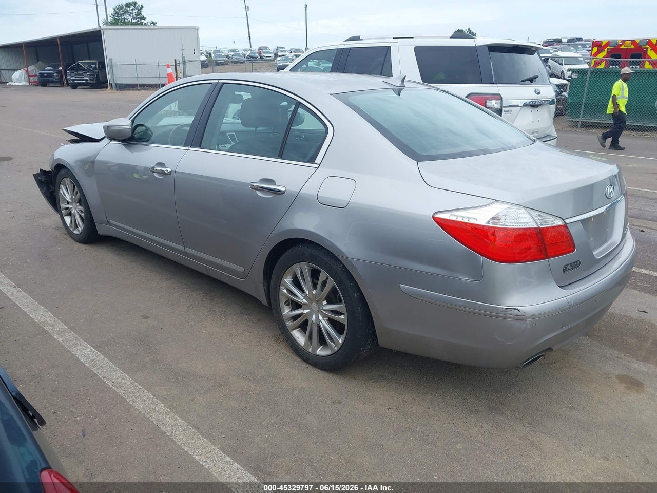 2010 HYUNDAI GENESIS 4.6 · 3/11