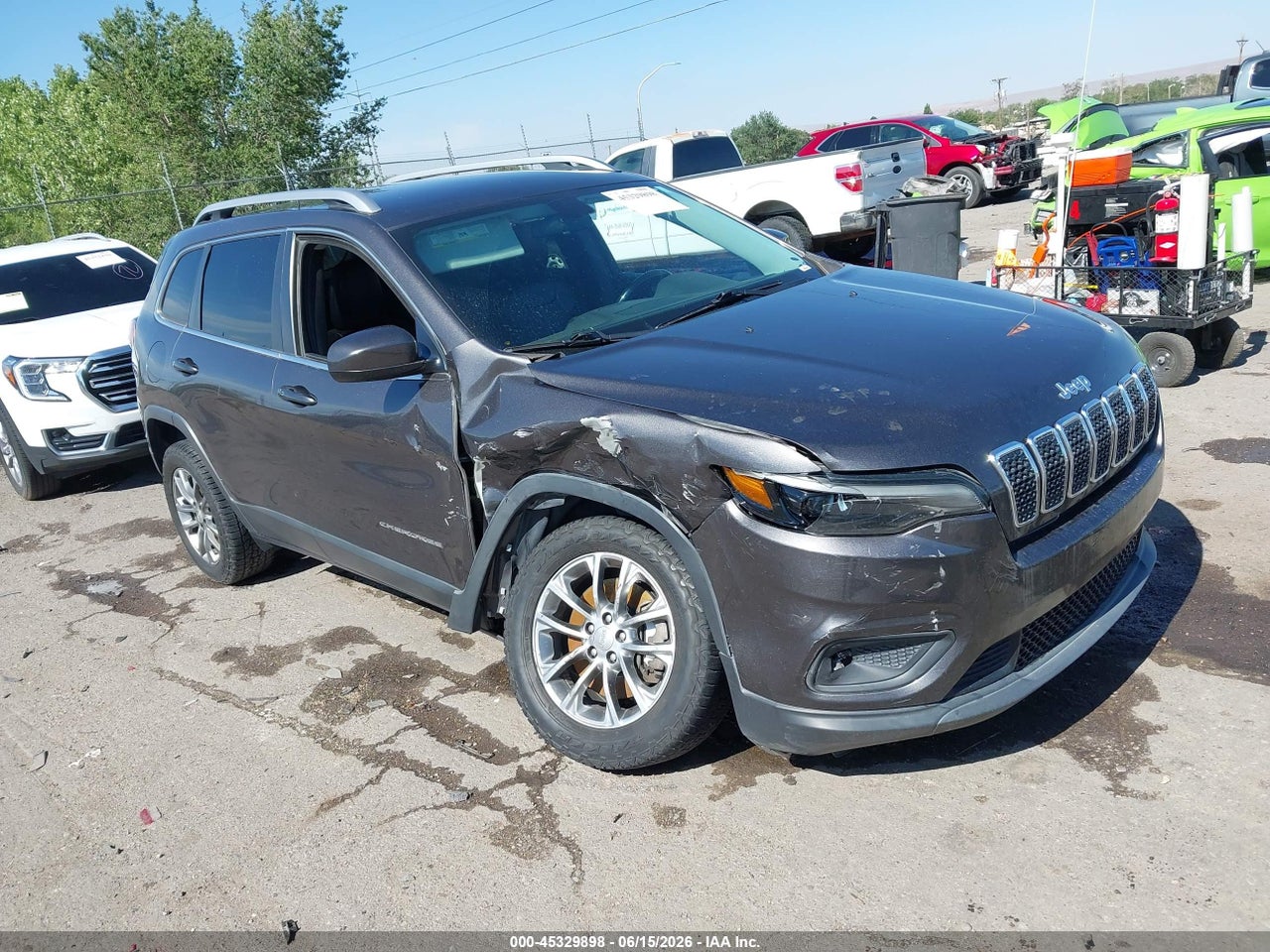 1C4PJMLB9KD****** · 2019 JEEP CHEROKEE LATITUDE PLUS 4X4