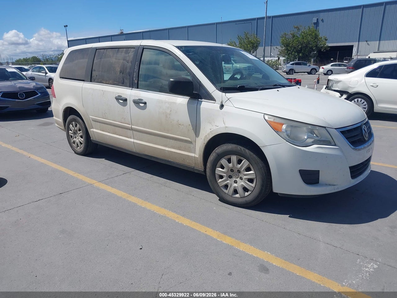 2V8HW44189R****** · 2009 VOLKSWAGEN ROUTAN S
