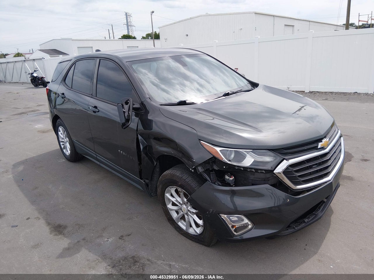 2GNAXHEV8J6****** · 2018 CHEVROLET EQUINOX LS