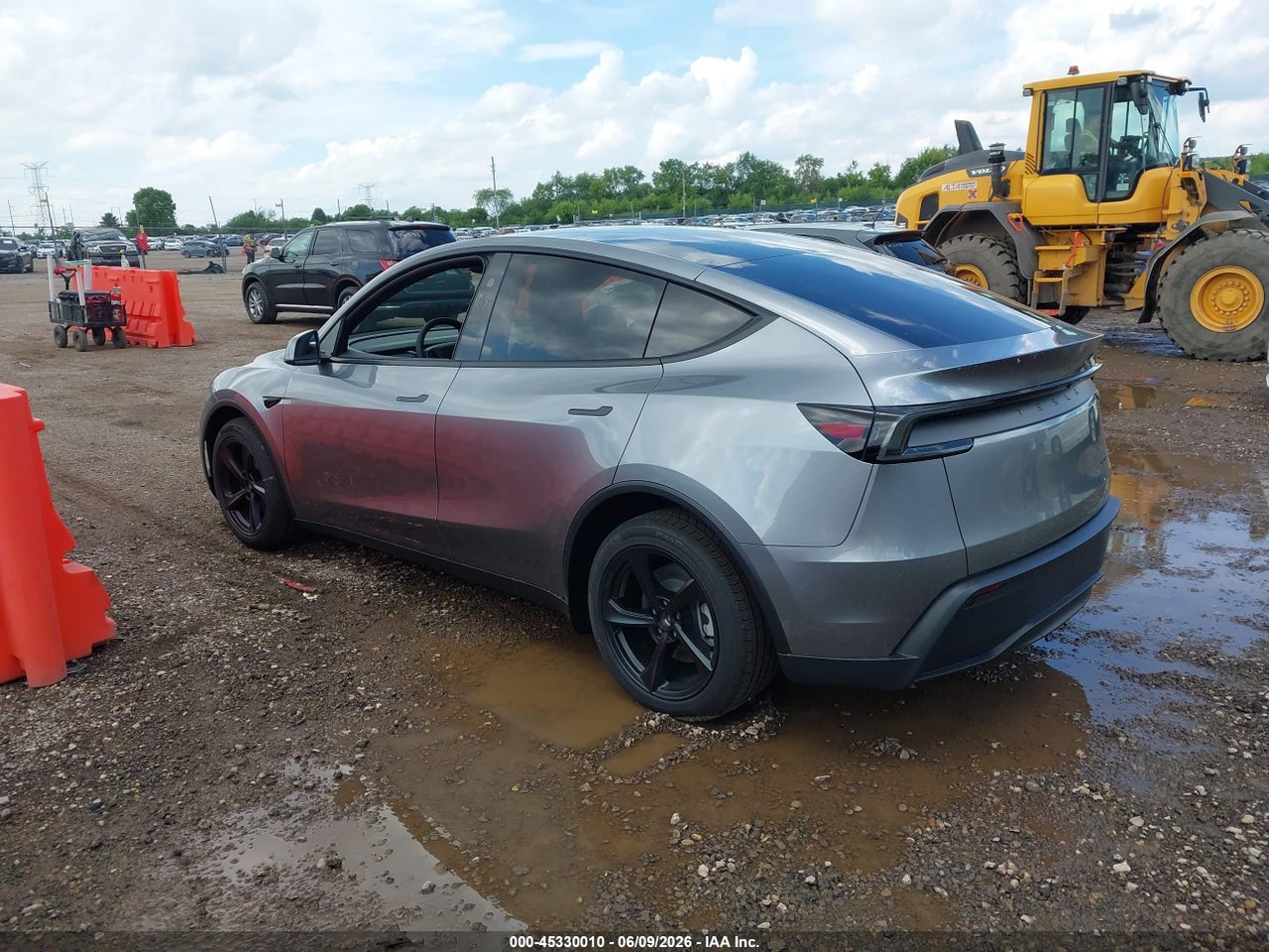 2026 TESLA MODEL Y ALL-WHEEL DRIVE/LONG RANGE LAUNCH SERIES/PREMIUM ALL-WHEEL DRIVE · 3/10