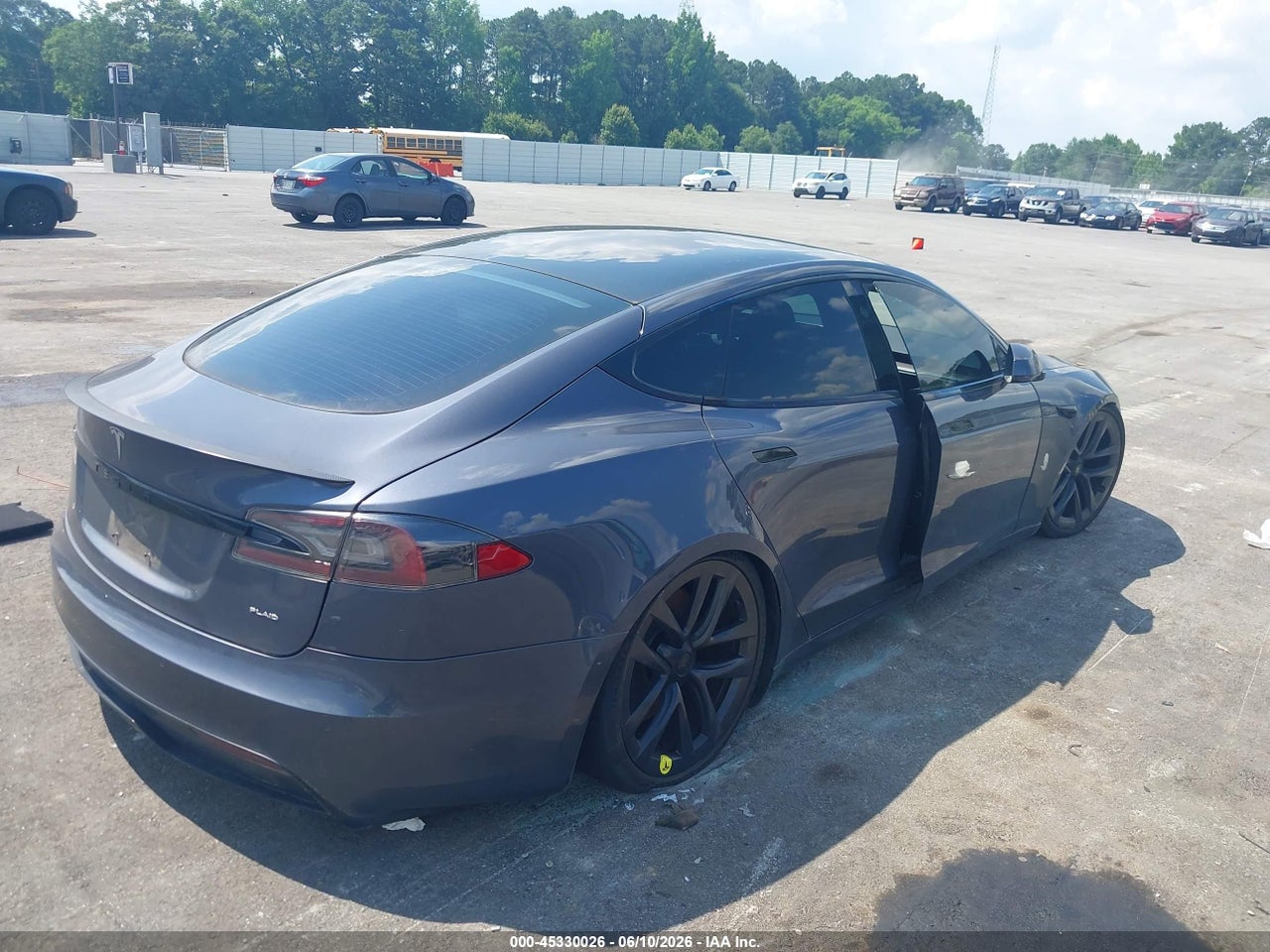 2021 TESLA MODEL S PLAID TRI MOTOR ALL-WHEEL DRIVE · 4/10