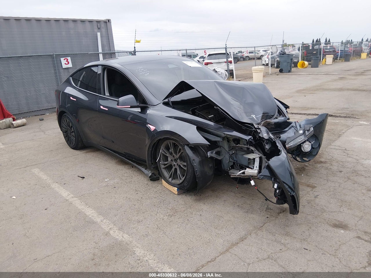 7SAYGDED1SF****** · 2025 TESLA MODEL Y LONG RANGE DUAL MOTOR REAR-WHEEL DRIVE