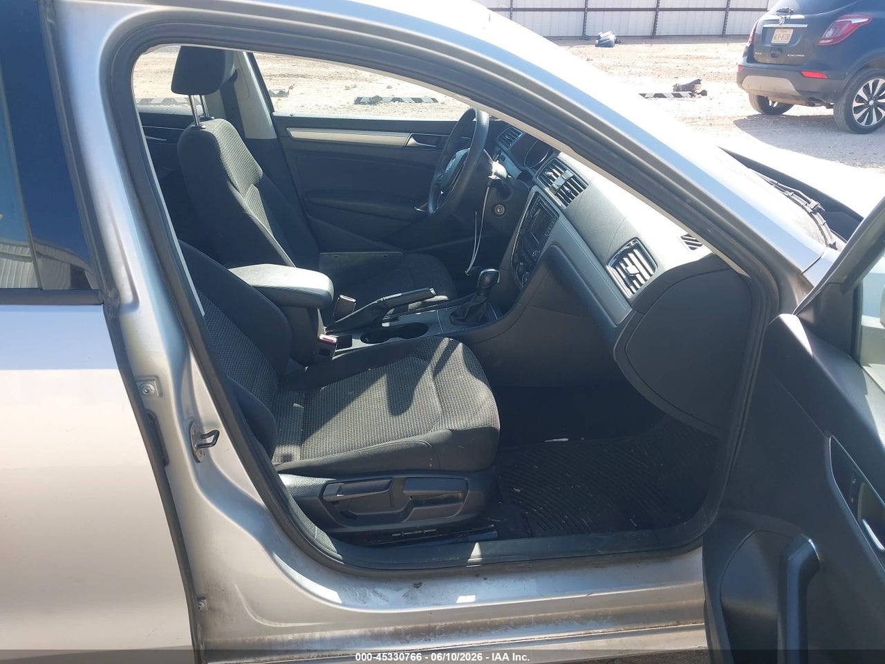 2018 VOLKSWAGEN PASSAT 2.0T R-LINE/2.0T S · 5/11