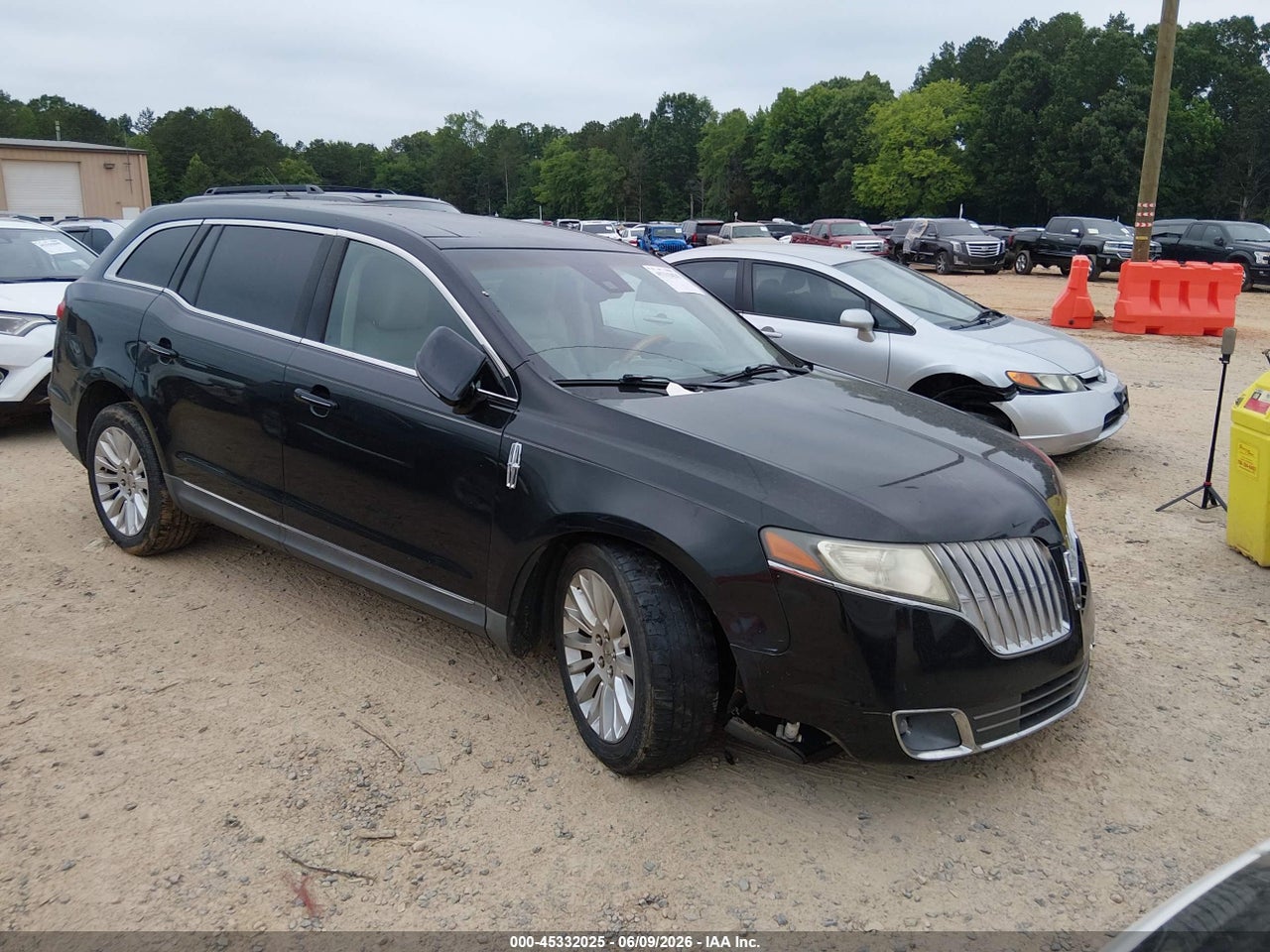 2LMHJ5FR0AB****** · 2010 LINCOLN MKT