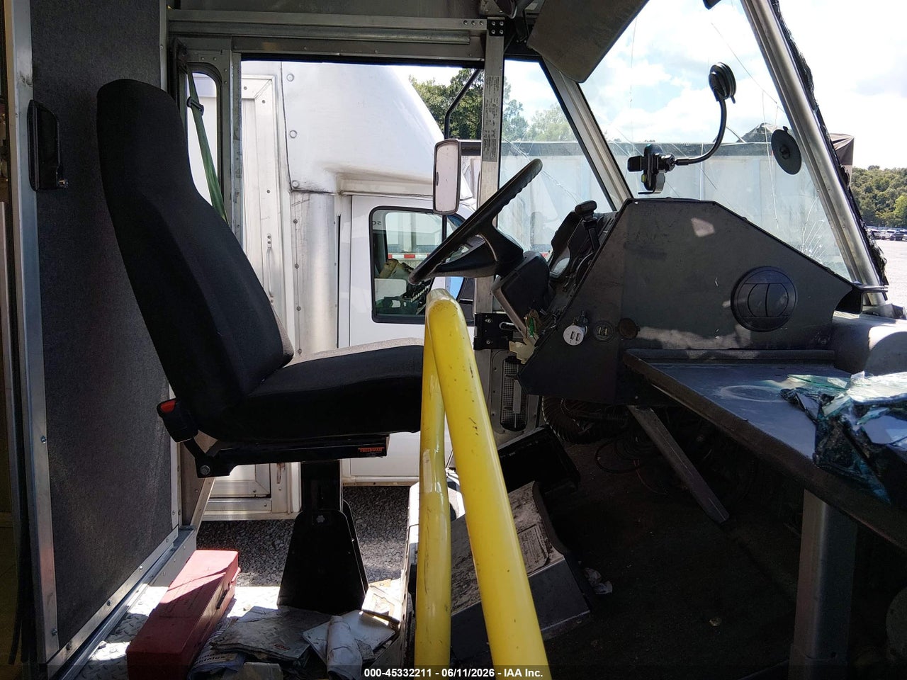 2022 FREIGHTLINER MT45 · 5/11