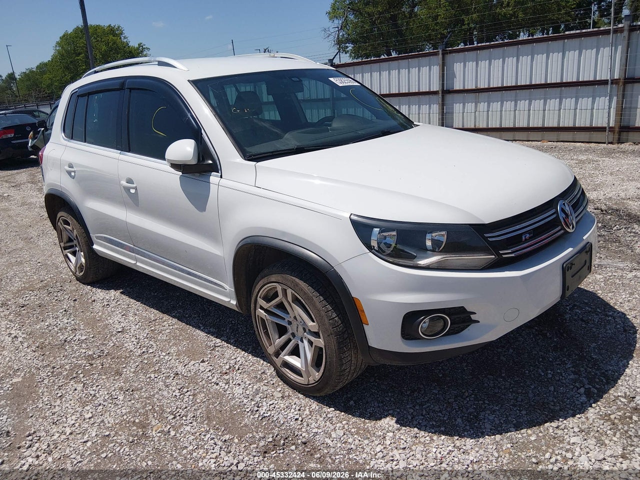 WVGAV7AX6GW****** · 2016 VOLKSWAGEN TIGUAN R-LINE