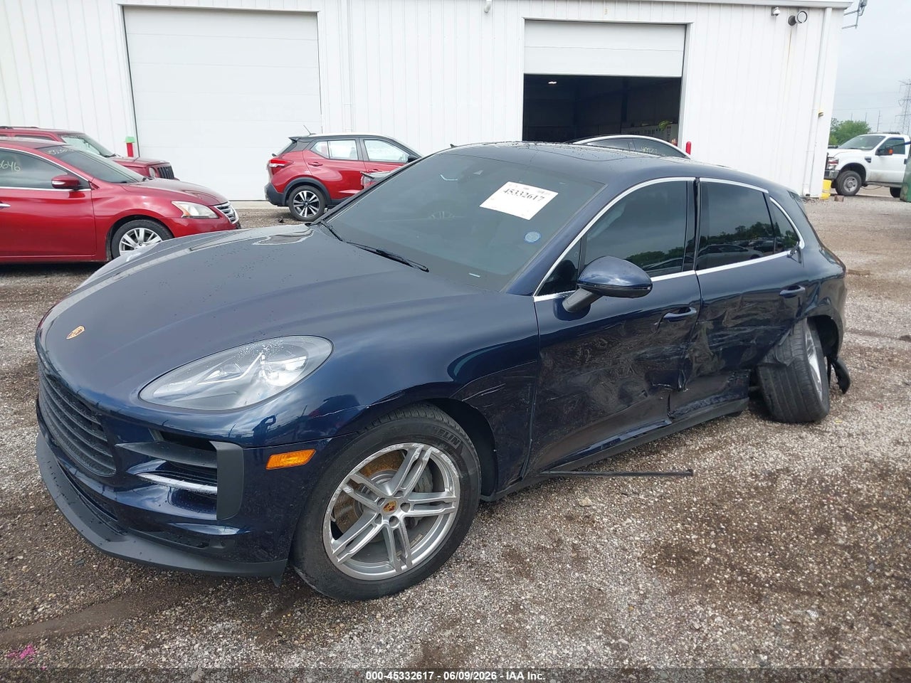 2021 PORSCHE MACAN S · 2/11