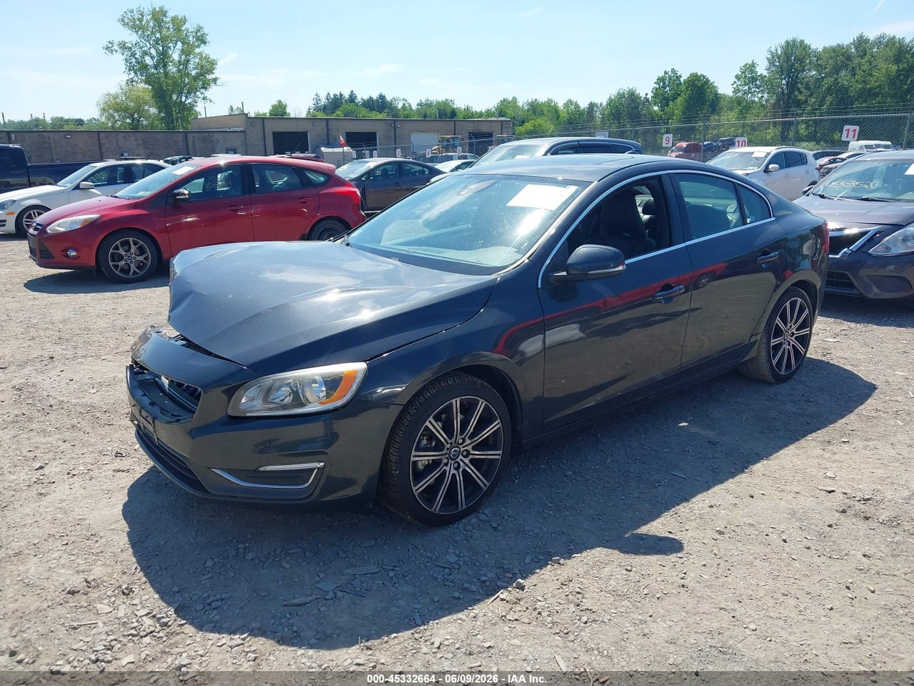 2015 VOLVO S60 T6 PLATINUM · 2/11